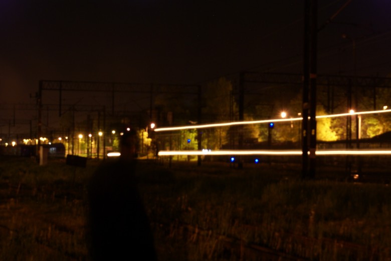 Nocny trainspotting po sąsiedzku.